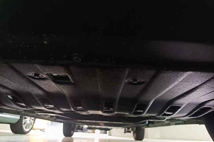 Used Wuling Hongguang New Energy 2024 All-Electric Model 300KM Practical Version Chassis Front