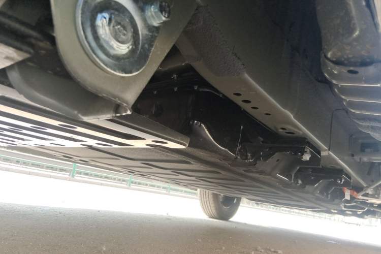 Used Wuling Hongguang New Energy 2024 All-Electric Model 300KM Standard Version Chassis Rear Right