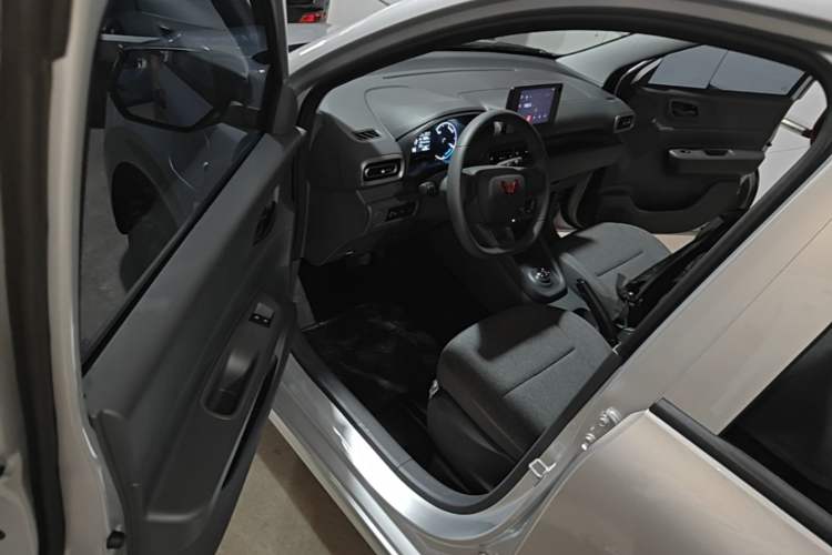 Used Wuling Hongguang New Energy 2024 All-Electric Model 300KM Standard Version Driver Seat