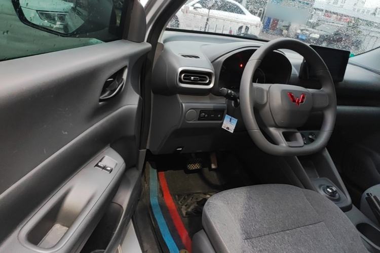 Used Wuling Hongguang New Energy 2024 All-Electric Model 300KM Standard Version Driver Seat