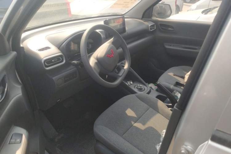 Used Wuling Hongguang New Energy 2024 All-Electric Model 300KM Standard Version Driver Seat