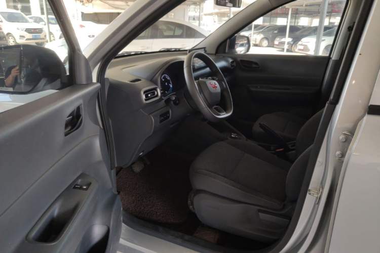 Used Wuling Hongguang New Energy 2024 All-Electric Model 300KM Standard Version Driver Seat