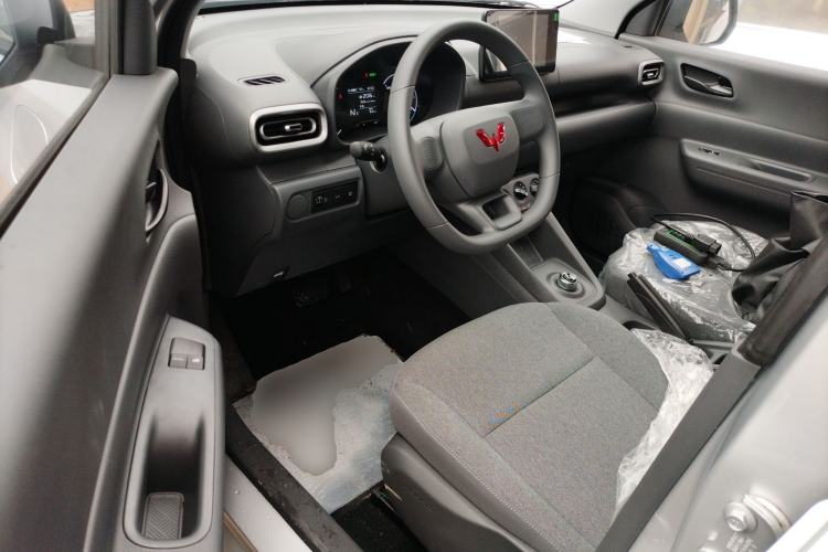 Used Wuling Hongguang New Energy 2024 All-Electric Model 300KM Standard Version Driver Seat