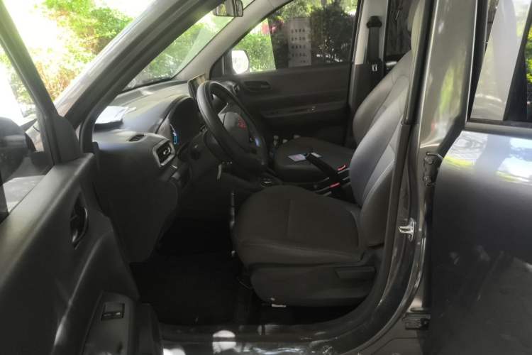 Used Wuling Hongguang New Energy 2024 All-Electric Model 300KM Practical Version Driver Seat