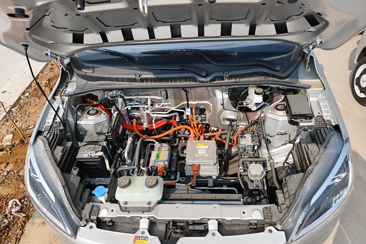 Used Wuling Hongguang New Energy 2024 All-Electric Model 300KM Standard Version Engine Bay