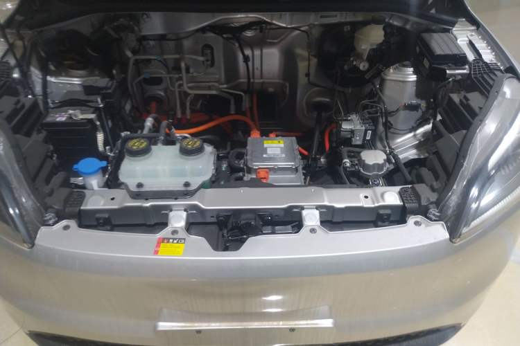 Used Wuling Hongguang New Energy 2024 All-Electric Model 300KM Standard Version Engine Bay