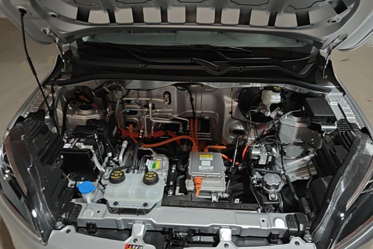 Used Wuling Hongguang New Energy 2024 All-Electric Model 300KM Standard Version Engine Bay