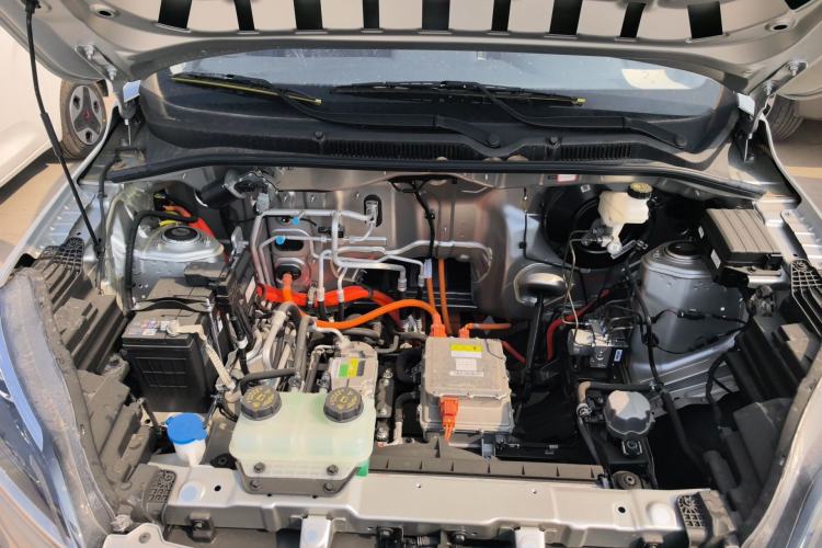 Used Wuling Hongguang New Energy 2024 All-Electric Model 300KM Standard Version Engine Bay