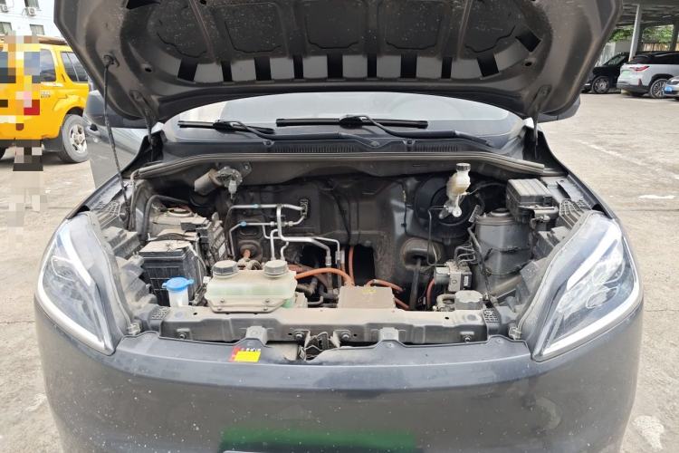 Used Wuling Hongguang New Energy 2024 All-Electric Model 300KM Standard Version Engine Bay