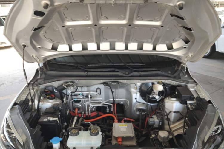 Used Wuling Hongguang New Energy 2024 All-Electric Model 300KM Standard Version Engine Bay