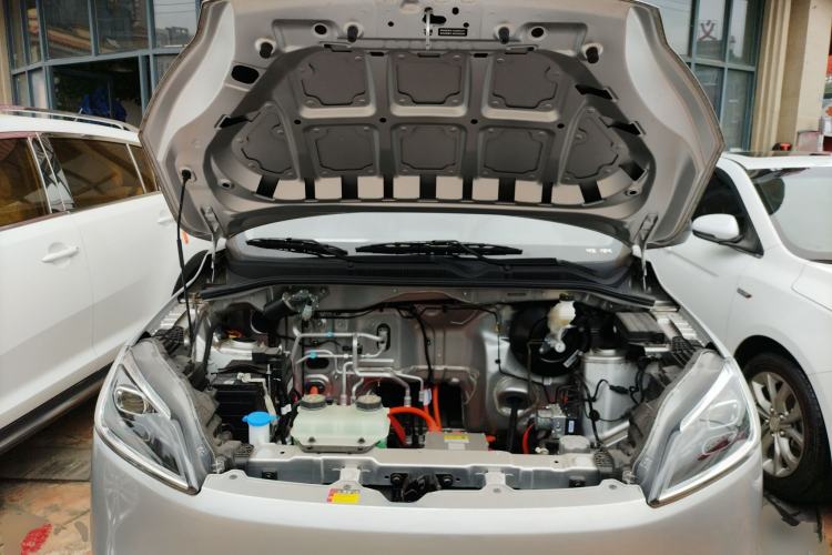 Used Wuling Hongguang New Energy 2024 All-Electric Model 300KM Standard Version Engine Bay
