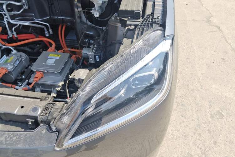 Used Wuling Hongguang New Energy 2024 All-Electric Model 300KM Standard Version Engine Bay Left