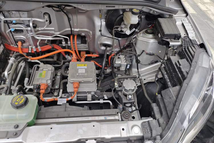 Used Wuling Hongguang New Energy 2024 All-Electric Model 300KM Standard Version Engine Bay Left