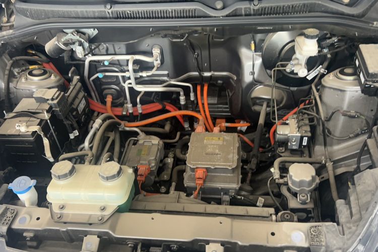 Used Wuling Hongguang New Energy 2024 All-Electric Model 300KM Standard Version Engine Bay