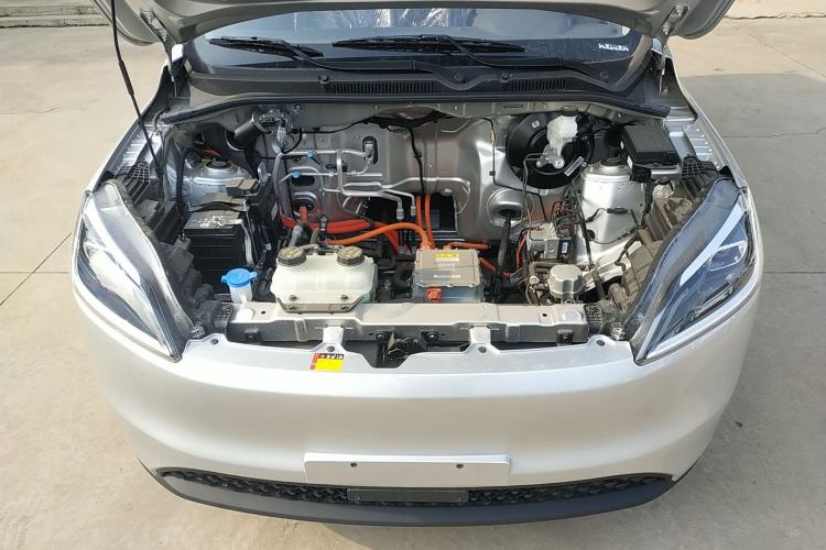 Used Wuling Hongguang New Energy 2024 All-Electric Model 300KM Practical Version Engine Bay
