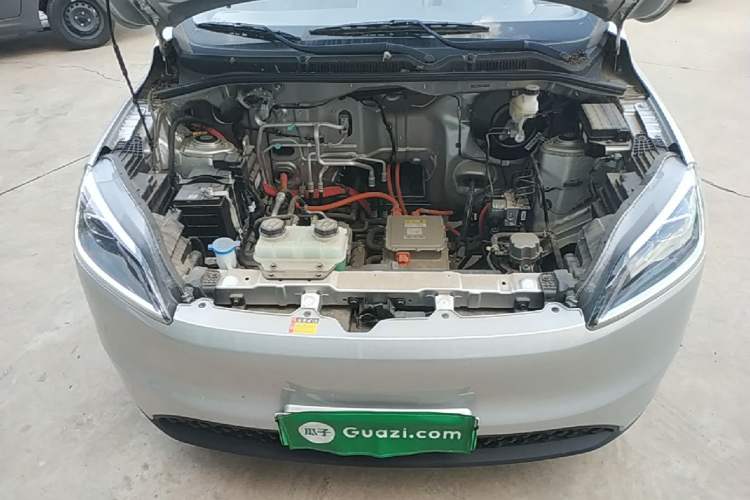 Used Wuling Hongguang New Energy 2024 All-Electric Model 300KM Standard Version Engine Bay