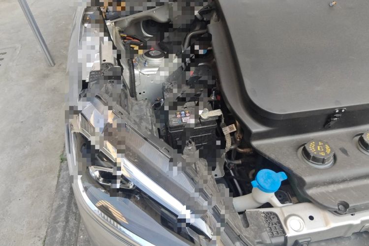 Used Wuling Hongguang New Energy 2024 All-Electric Model 300KM Standard Version Engine Bay Right