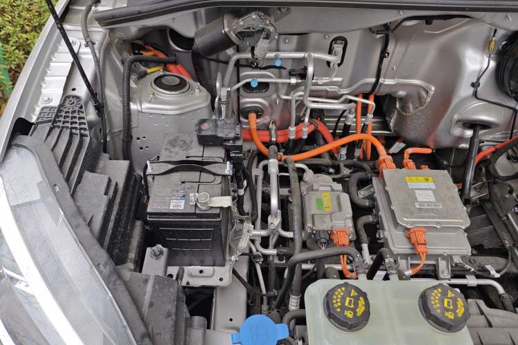 Used Wuling Hongguang New Energy 2024 All-Electric Model 300KM Standard Version Engine Bay Right