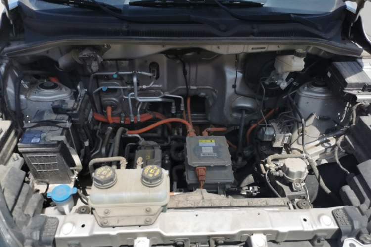 Used Wuling Hongguang New Energy 2024 All-Electric Model 300KM Standard Version Engine Bay