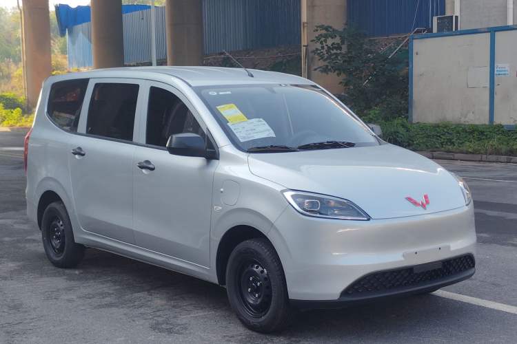 Used Wuling Hongguang New Energy 2024 All-Electric Model 300KM Practical Version Exterior 2
