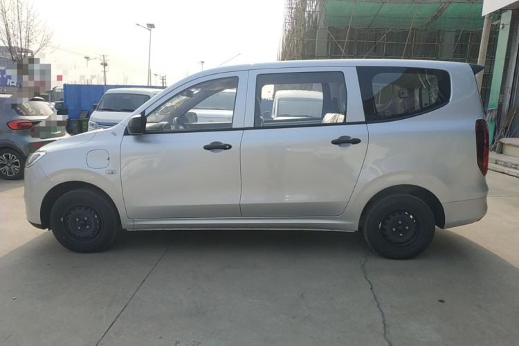 Used Wuling Hongguang New Energy 2024 All-Electric Model 300KM Practical Version Exterior 3