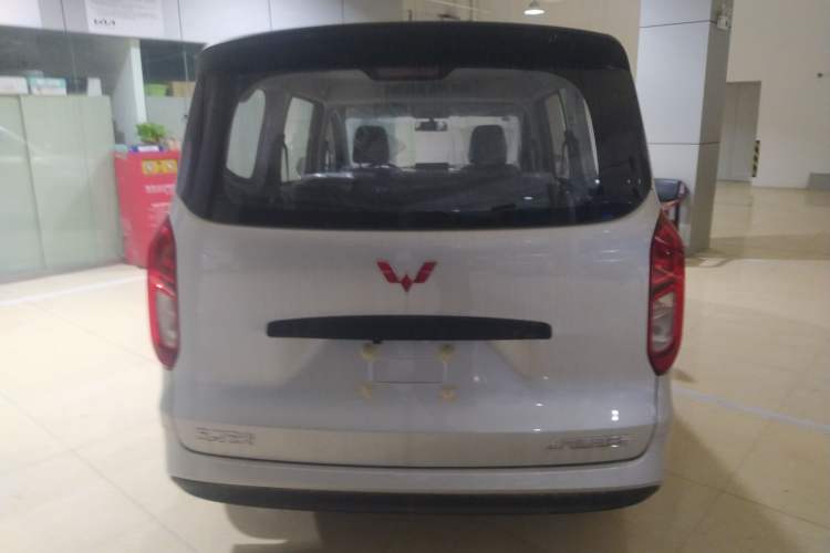 Used Wuling Hongguang New Energy 2024 All-Electric Model 300KM Standard Version Exterior 4