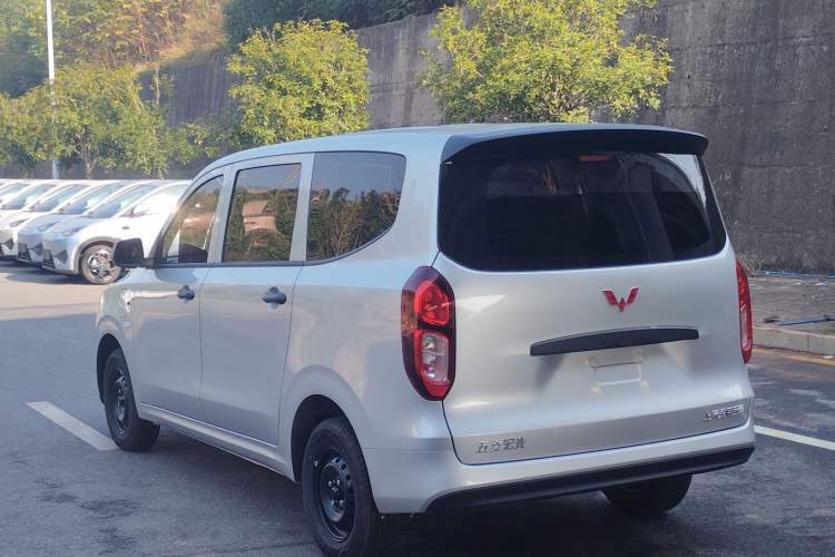 Used Wuling Hongguang New Energy 2024 All-Electric Model 300KM Practical Version Exterior 5