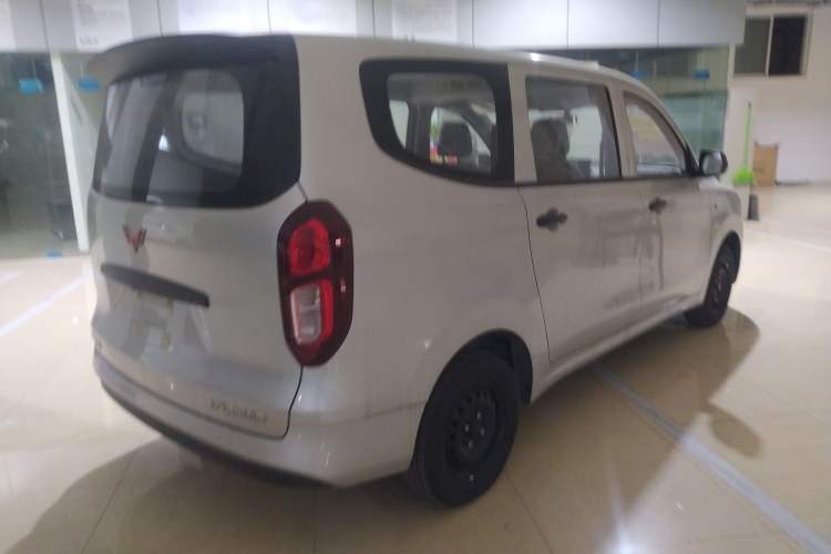 Used Wuling Hongguang New Energy 2024 All-Electric Model 300KM Standard Version Exterior 5