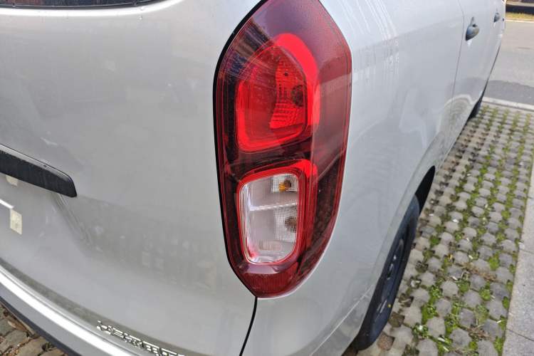 Used Wuling Hongguang New Energy 2024 All-Electric Model 300KM Practical Version Exterior 6