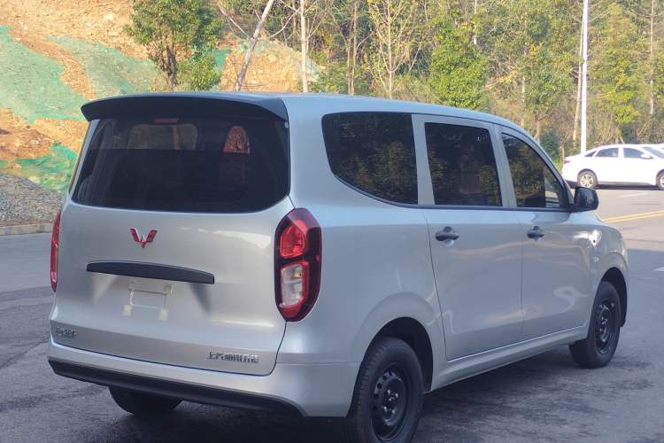 Used Wuling Hongguang New Energy 2024 All-Electric Model 300KM Practical Version Exterior 7
