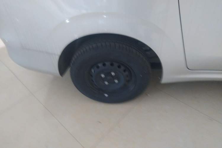 Used Wuling Hongguang New Energy 2024 All-Electric Model 300KM Standard Version Exterior 8