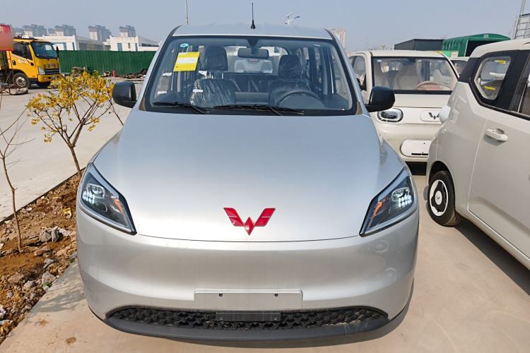 Used Wuling Hongguang New Energy 2024 All-Electric Model 300KM Standard Version Front