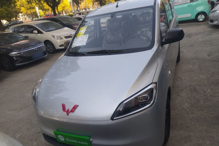 Used Wuling Hongguang New Energy 2024 All-Electric Model 300KM Standard Version Front