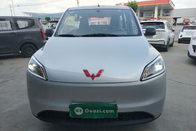 Used Wuling Hongguang New Energy 2024 All-Electric Model 300KM Standard Version Front