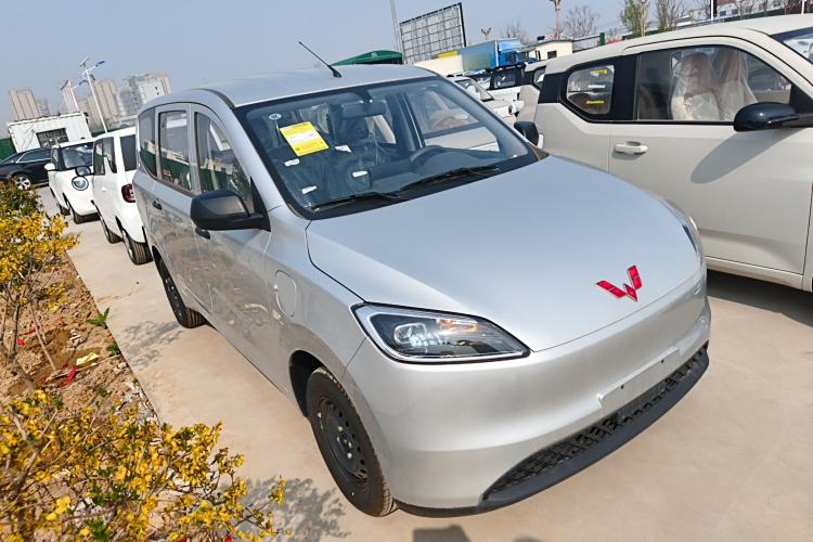 Used Wuling Hongguang New Energy 2024 All-Electric Model 300KM Standard Version Front Right 45 Deg
