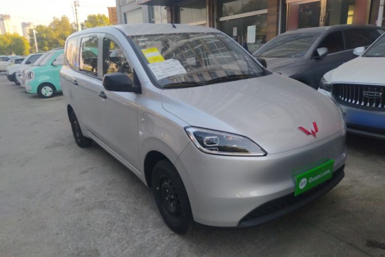 Used Wuling Hongguang New Energy 2024 All-Electric Model 300KM Standard Version Front Right 45 Deg