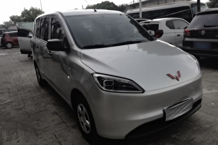 Used Wuling Hongguang New Energy 2024 All-Electric Model 300KM Practical Version Front Right 45 Deg