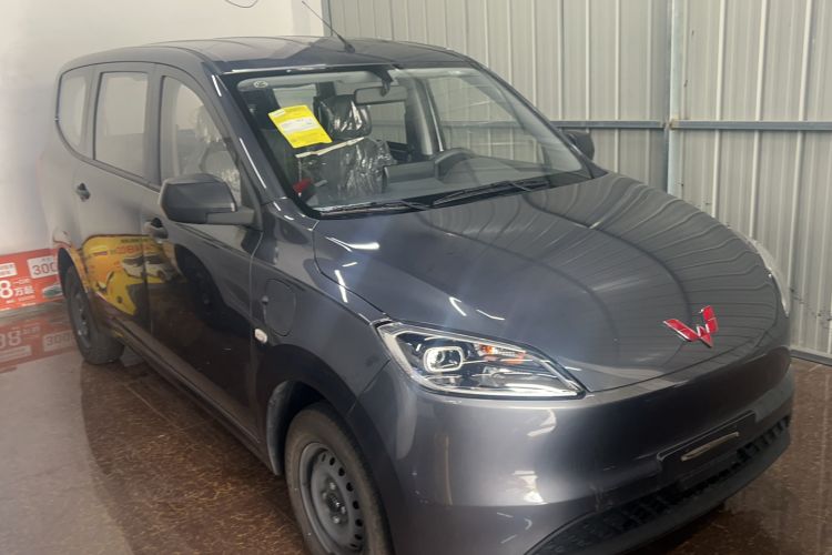 Used Wuling Hongguang New Energy 2024 All-Electric Model 300KM Standard Version Front Right 45 Deg