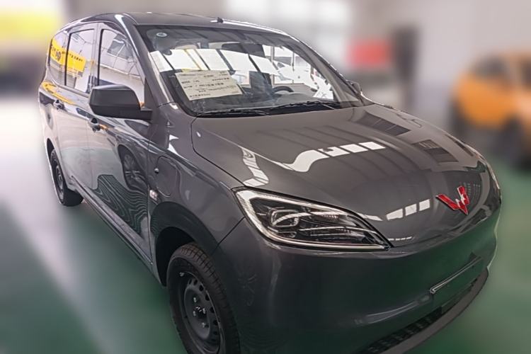 Used Wuling Hongguang New Energy 2024 All-Electric Model 300KM Practical Version Front Right 45 Deg