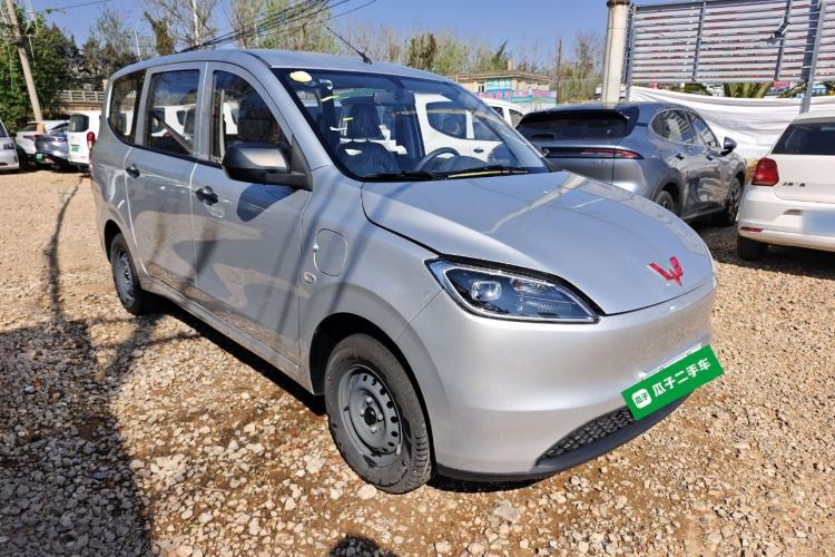 Used Wuling Hongguang New Energy 2024 All-Electric Model 300KM Practical Version Front Right 45 Deg