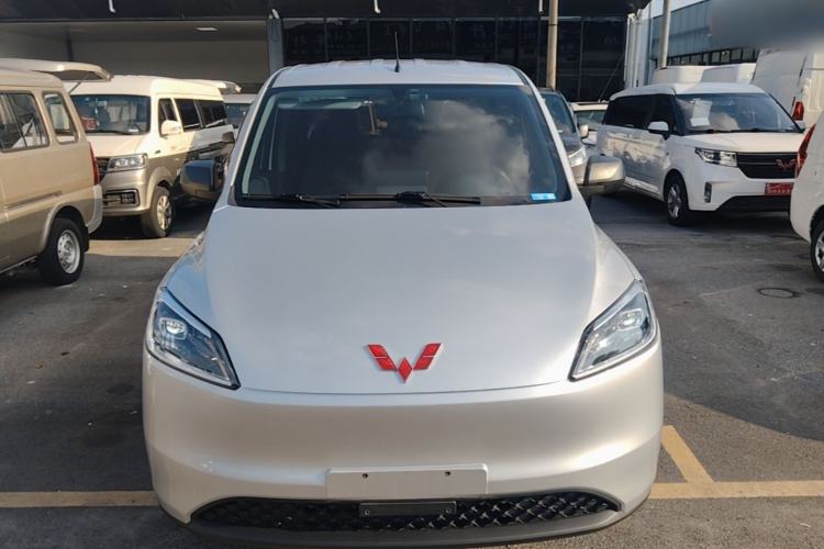 Used Wuling Hongguang New Energy 2024 All-Electric Model 300KM Standard Version Front