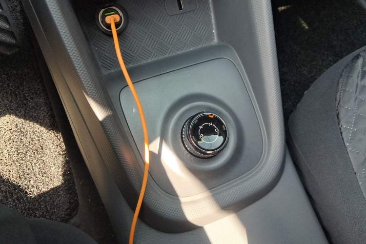 Used Wuling Hongguang New Energy 2024 All-Electric Model 300KM Standard Version Gear Lever