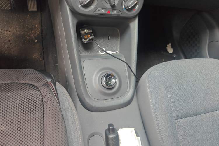 Used Wuling Hongguang New Energy 2024 All-Electric Model 300KM Standard Version Gear Lever