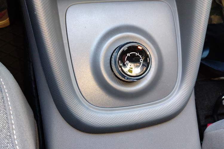 Used Wuling Hongguang New Energy 2024 All-Electric Model 300KM Practical Version Gear Lever