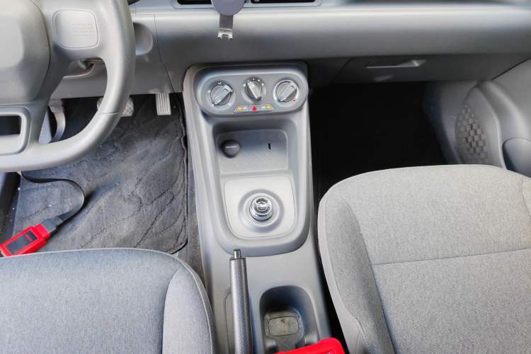 Used Wuling Hongguang New Energy 2024 All-Electric Model 300KM Practical Version Gear Lever