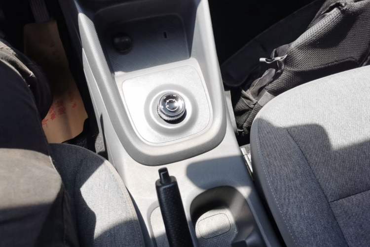 Used Wuling Hongguang New Energy 2024 All-Electric Model 300KM Standard Version Gear Lever