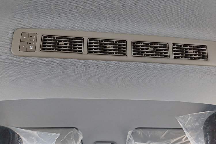 Used Wuling Hongguang New Energy 2024 All-Electric Model 300KM Standard Version Headliner