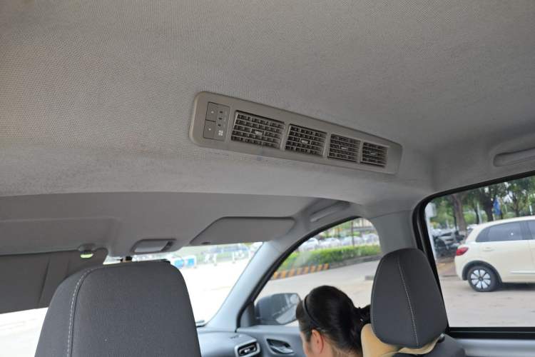 Used Wuling Hongguang New Energy 2024 All-Electric Model 300KM Standard Version Headliner