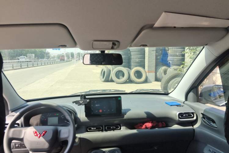 Used Wuling Hongguang New Energy 2024 All-Electric Model 300KM Standard Version Headliner