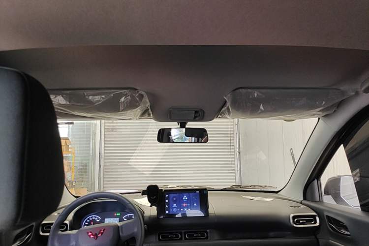 Used Wuling Hongguang New Energy 2024 All-Electric Model 300KM Standard Version Headliner